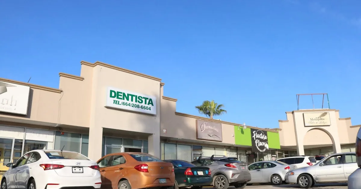 DENTIST MIRAMONTES IN TIJUANA (DRA. EVA MIRAMONTES)