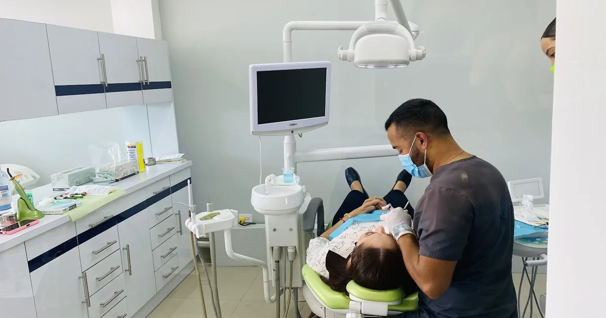 MÉDICOS Y DENTISTAS MILITARES LA PAZ