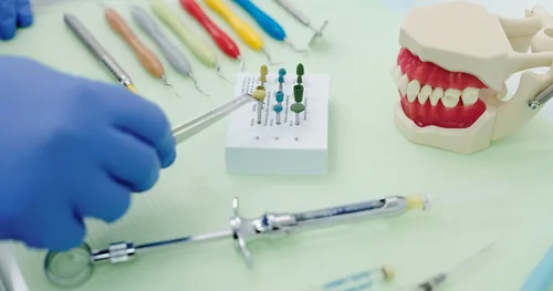 Consultorio Dental Dr. Luis Urra Lámbarri / DENTISTA, consultorio dental en Irapuato, Guanajuato