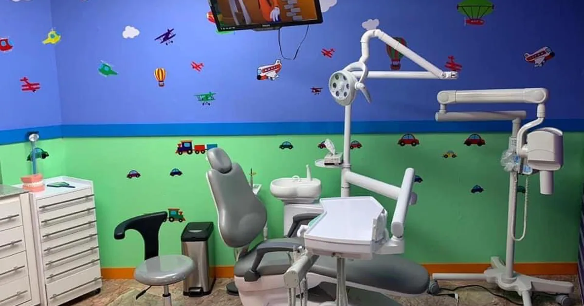 CLÍNICA DE ESPECIALIDADES ODONTOLÓGICAS DENTAL CARE