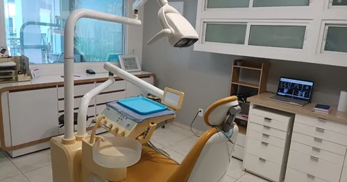 Rehabilitación Dental dentista Cancún endodoncia implantes prótesis fija, consultorio dental en Cancún, Quintana Roo