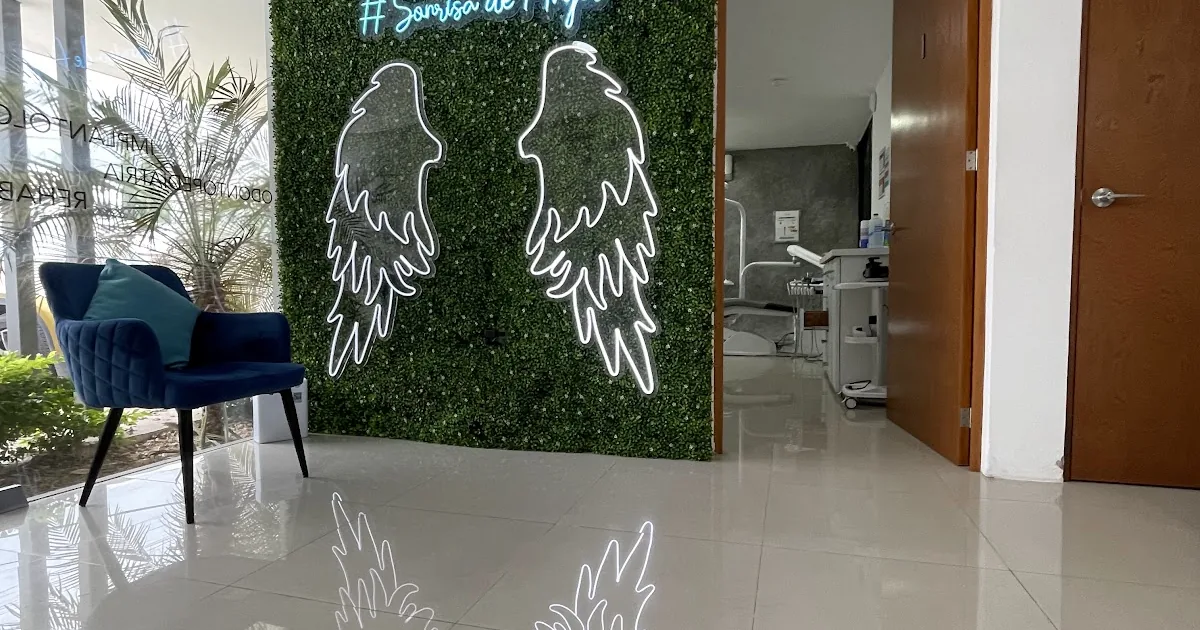 GLOSS DENT® – Dentista en Mérida | Carillas cerámicas | Diseño de sonrisa | Ortodoncia | Invisalign | Implantes Dentales